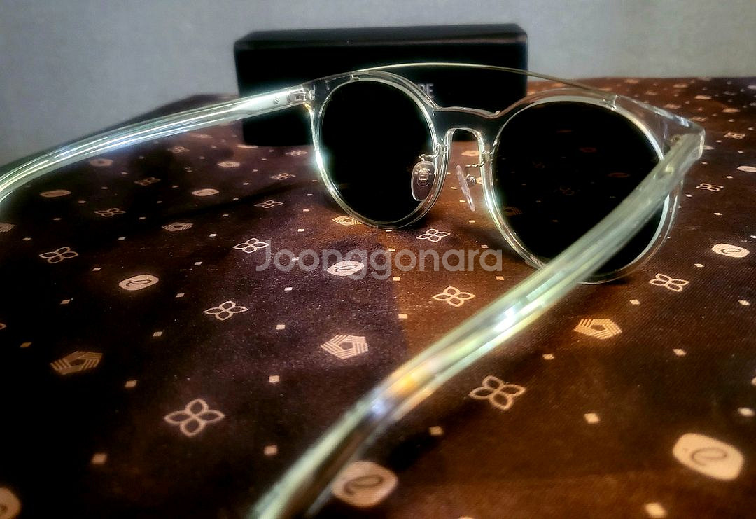 [미사용 새상품] 쟈딕앤볼테르 투톤 실버 미러선글라스--2