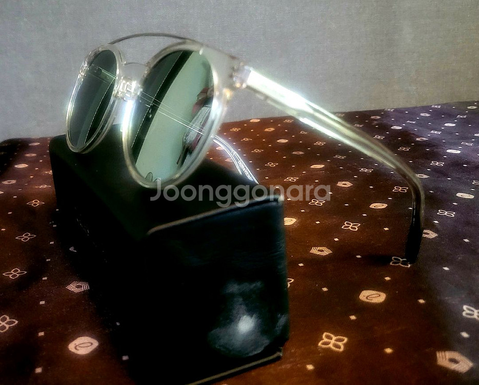 [미사용 새상품] 쟈딕앤볼테르 투톤 실버 미러선글라스--4