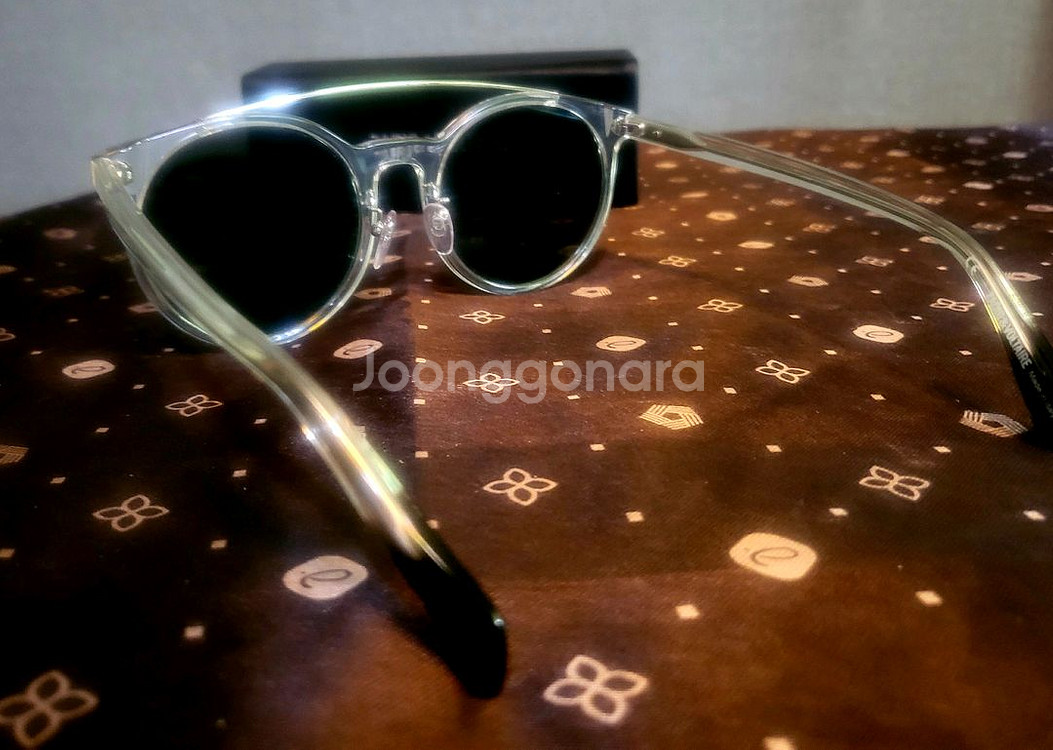 [미사용 새상품] 쟈딕앤볼테르 투톤 실버 미러선글라스--7