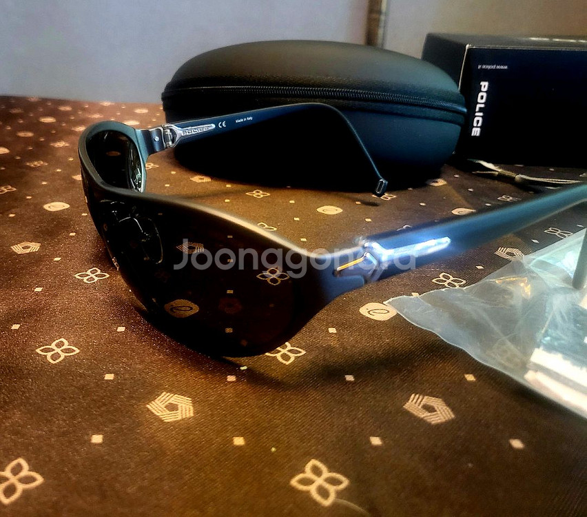 [미착용 새상품] POLICE - 폴리스 스포츠 선글라--3