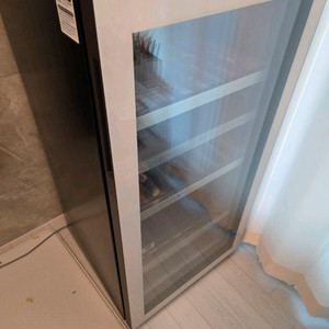 LG 70L 레드 와인셀러 W0772GB