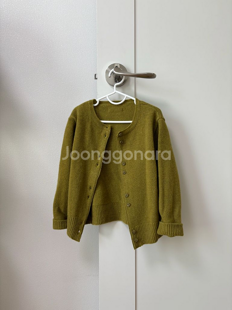 얼리틀 버튼 니트 가디건 올리브3--3