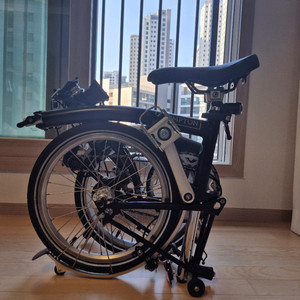 브롬톤 2023. 블랙 m2l