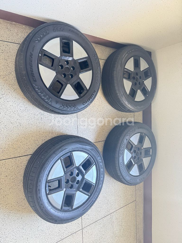 싼타페 MX5 18인치 순정 휠타이어 세트--1