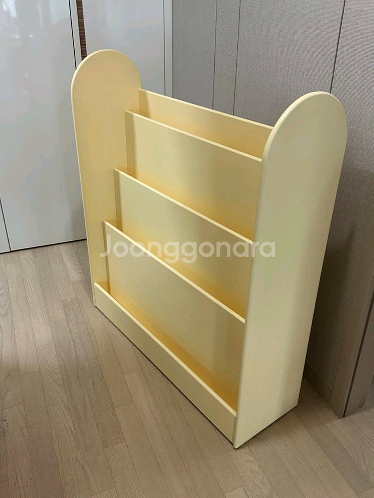 바치포칠드런 전면책장 팝니다 (노랑)--0