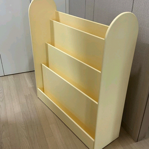 바치포칠드런 전면책장 팝니다 (노랑)