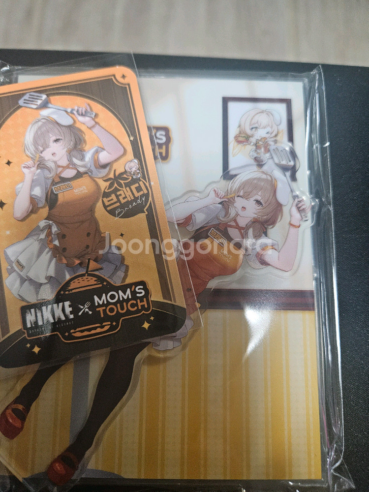 니케 맘스터치 콜라보 브래디 아크릴+포카 판매--0