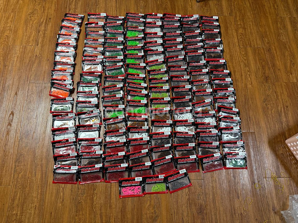 다미끼 에프그럽 1.5인치 웜 새상품 일괄 대량 싸게 판매합니다--0