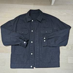 스파오 루즈핏 블랙트러커 자켓