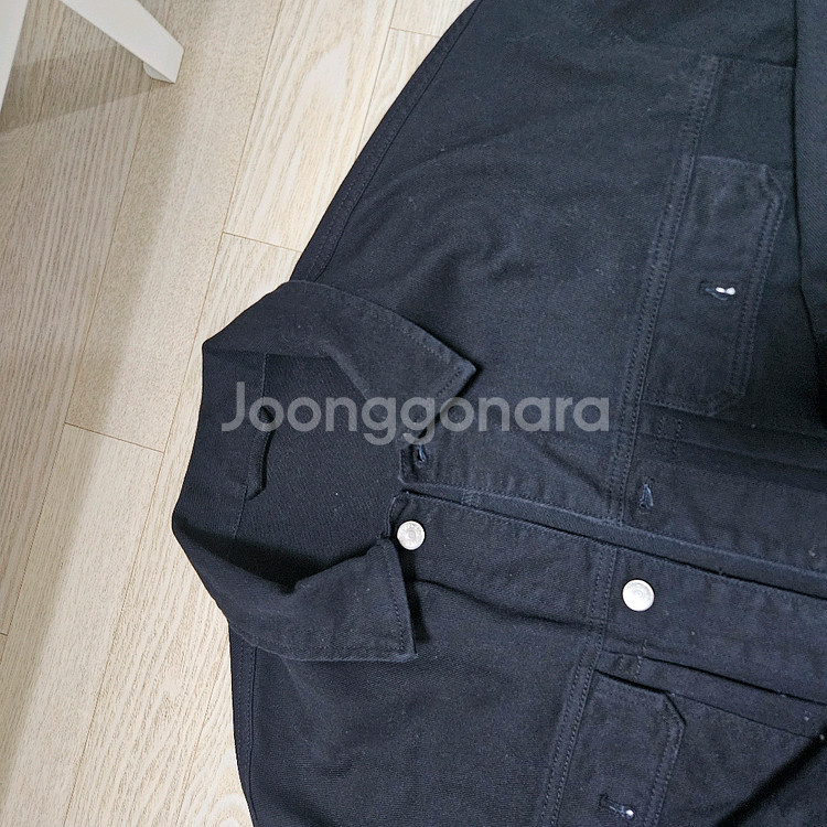 스파오 루즈핏 블랙트러커 자켓--1