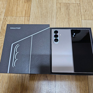 갤럭시 Z 폴드7 S급 256G 정상공기기 풀박스