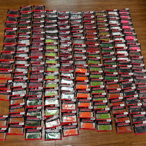 다미끼 M그럽 2인치 웜 새상품 일괄 대량 싸게 판매합니다