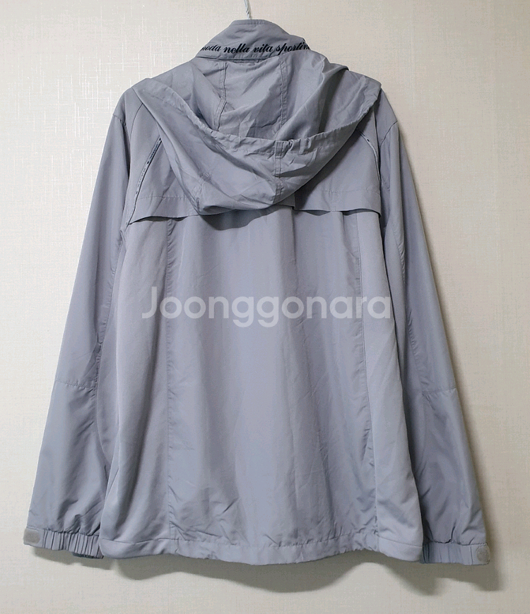 휠라 트레이닝 바람막이 자켓 100사이즈--1