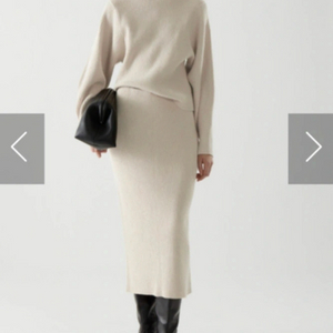 코스 cos 모크넥 니트 M사이즈