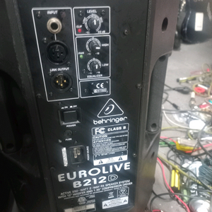 베링거 EUROLIVE B112D 스피커
