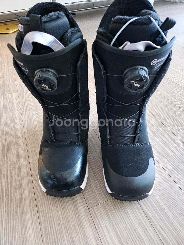 니데커 캐스케이드 여성용 스노우보드 부츠 판매합니다.--0