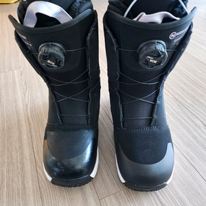 니데커 캐스케이드 여성용 스노우보드 부츠 판매합니다.