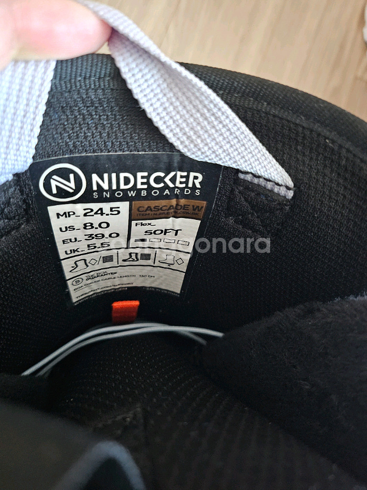 니데커 캐스케이드 여성용 스노우보드 부츠 판매합니다.--4