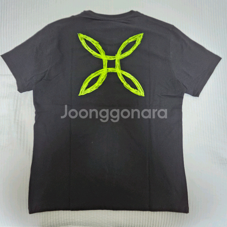 몬츄라 펜슬로고 반팔 티셔츠.105호.거의새것,--2