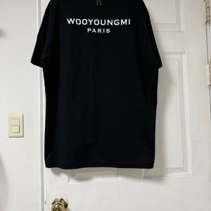 [52] 25SS 우영미 백로고 블랙 반팔 티셔츠