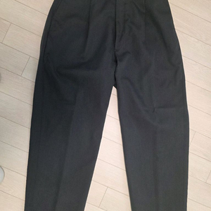 엔즈앤드민즈 Wool Easy Trad Trousers xl엔즈앤드민즈 울 트라우저 XL사이즈입니다. 허리 조절탭이