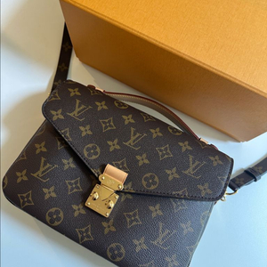 루이비통 포쉐트 메티스 모노 이미지