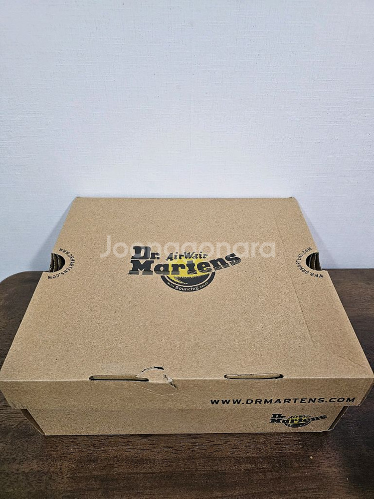 닥터마틴 여성용 나틸라 하이드로레더 샌들 브라운 팔아요--3