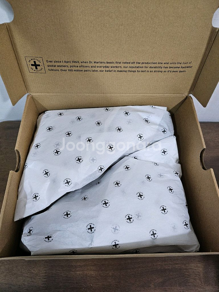 닥터마틴 여성용 나틸라 하이드로레더 샌들 브라운 팔아요--4