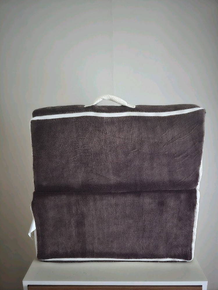 지누스 웨지 필로우--1