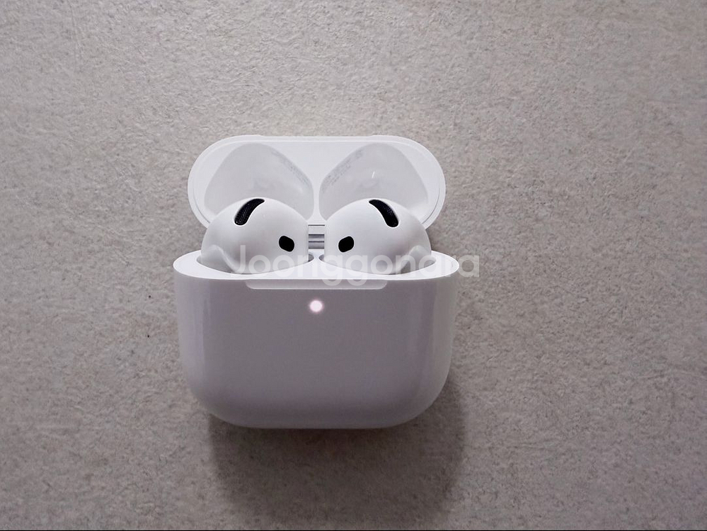 에어팟 4세대 노캔(ANC) + 애플 정품 케이스 판매--3
