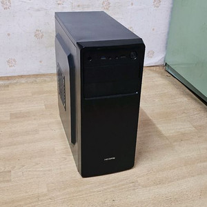 케이스 , 파워 2개 , SSD , HDD , 그래픽카드 , 판매합니다