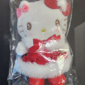 2025 산리오 겨울 헬로키티 쿠지 4번 마스코트 인형 키링