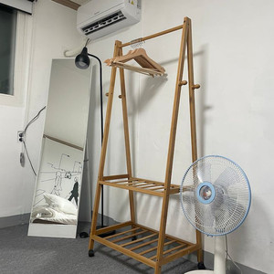 원목 옷걸이 선반