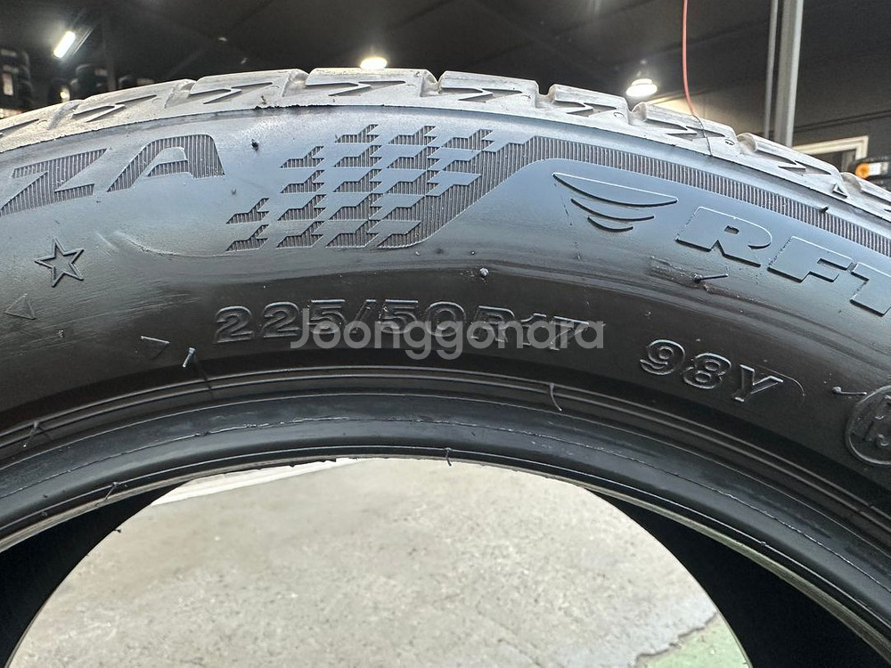225 50 17 브리지스톤 투란자 런플렛 중고타이어 4개 판매--2