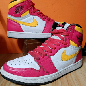 나이키 조던1레트로 하이(US7.5표기255)