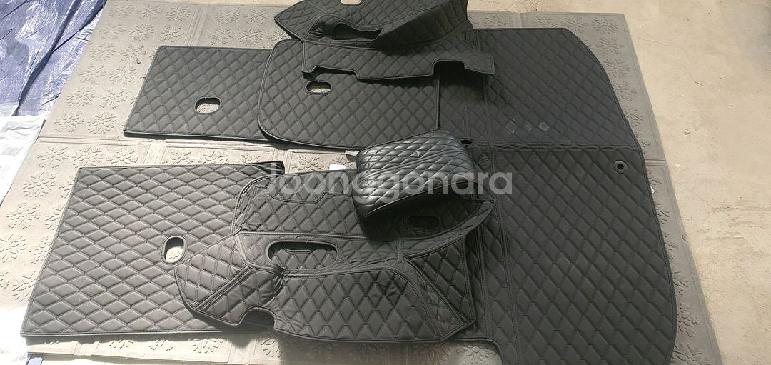 팰리세이드 7인승 트렁크 차박에 최적화된 매트입니다. 푹신한 퀼팅 디자인으로 편안한 차박을 도와줍니다--0