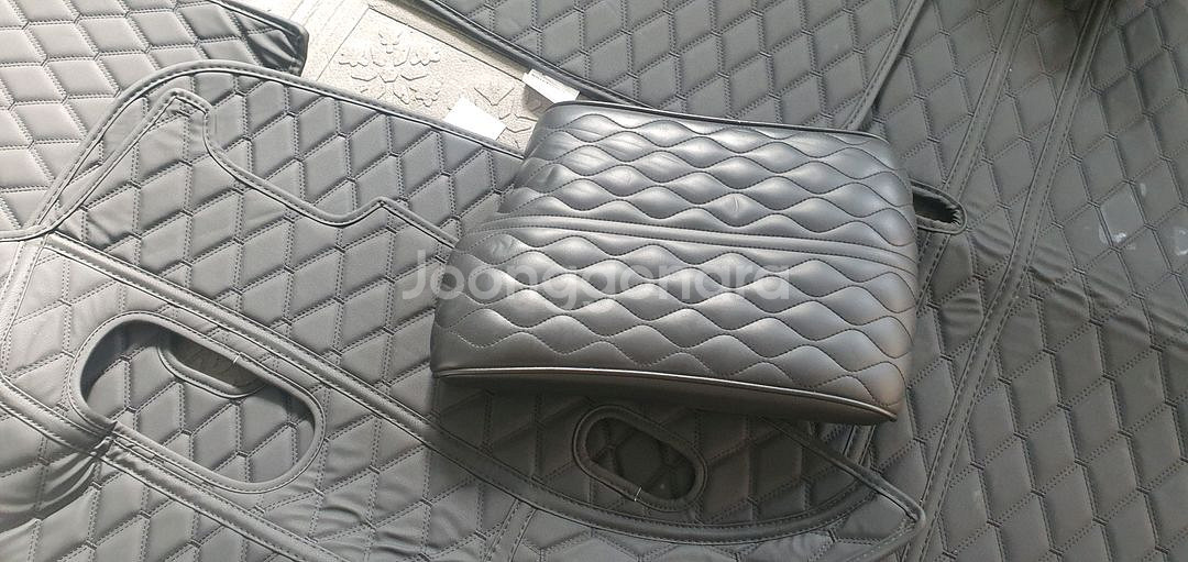 팰리세이드 7인승 트렁크 차박에 최적화된 매트입니다. 푹신한 퀼팅 디자인으로 편안한 차박을 도와줍니다--1