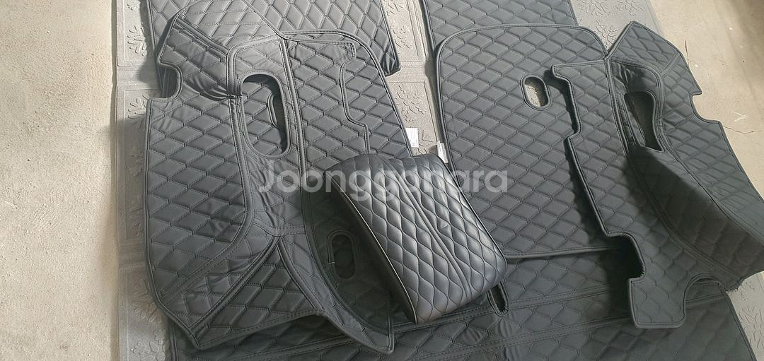 팰리세이드 7인승 트렁크 차박에 최적화된 매트입니다. 푹신한 퀼팅 디자인으로 편안한 차박을 도와줍니다--2