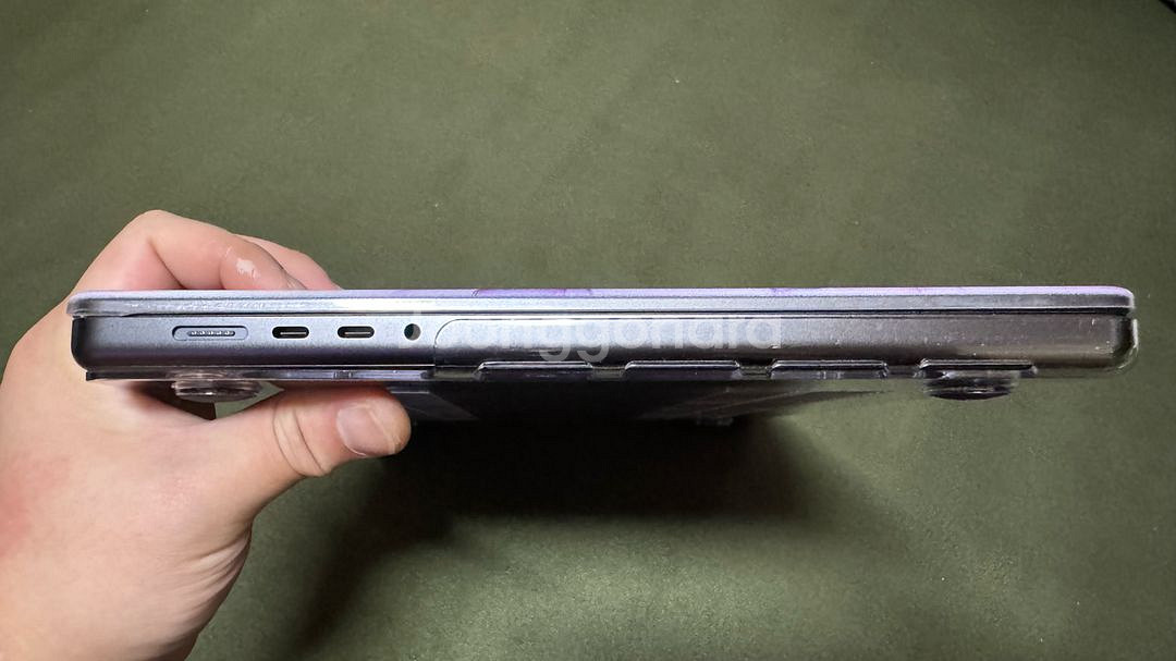 애플 맥북 프로 16 M4 Pro 스페이스 블랙 팜니다.--3