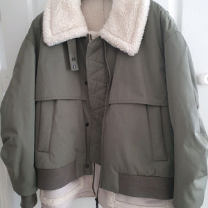 시스템 무스탕 레이어드 퍼블록 카키 팝니다