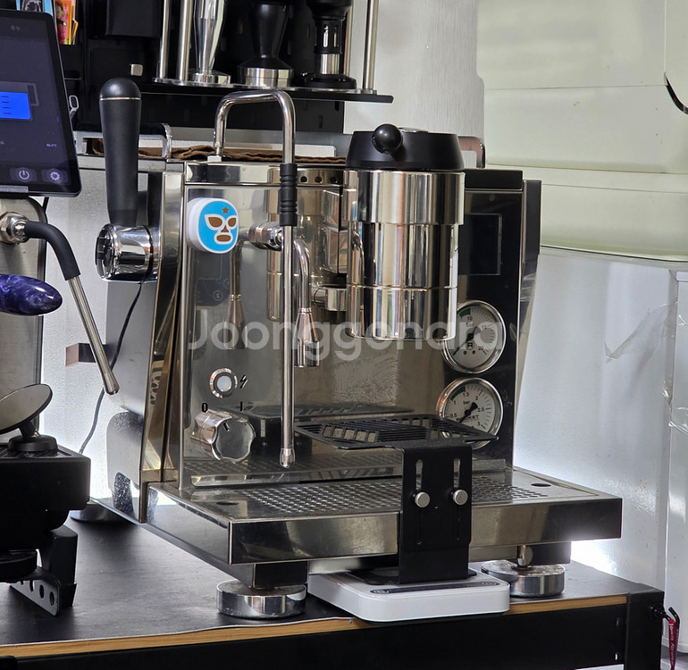 로켓 R9 ONE 커피머신 1그룹 판매합니다--0