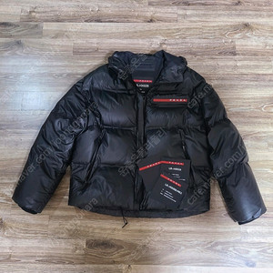 프라다 패딩 가죽(원가 500) 리나일론 레더가죽 점퍼아우터자켓블루종자켓아노락셔츠크로스백테수토호보백바이커백복조리파우