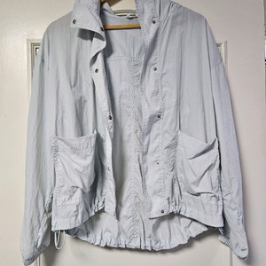 자주 jaju 스카이블루 연하늘 바람막이 자켓 아우터 편의점 반값 택포 15000원