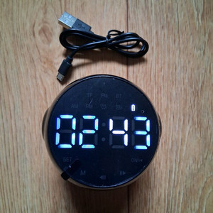 디지털 알람시계.작동만 확인했어요