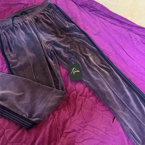 니들스(needles) 내로우 벨로우퍼플 컬러트랙팬츠드립니다[정품]