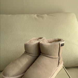 락피쉬 오리지날 윈터 부츠 숏 6인치(핑크/거의새것/250/uk5.5)