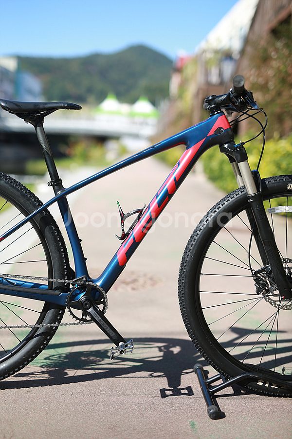 *주행거리 짧음*20년 펠트 *카본 완성차* 16인치-29인치---4