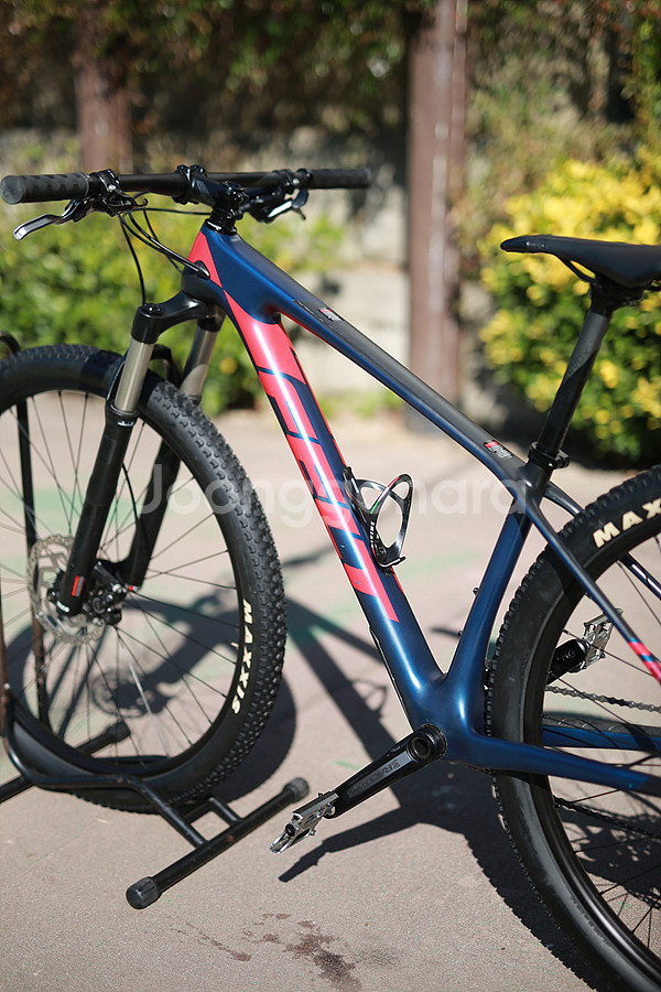 *주행거리 짧음*20년 펠트 *카본 완성차* 16인치-29인치---9