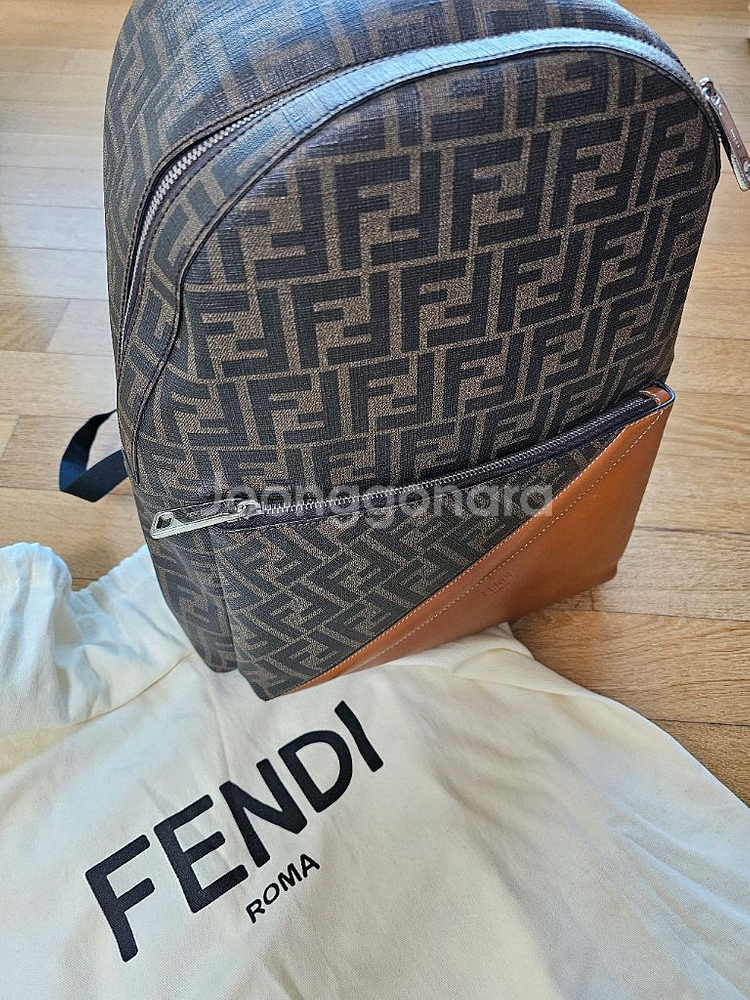 펜디 FF 로고 백팩 정품--2