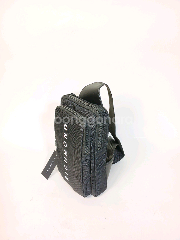 존리치몬드 검정색 나일론 남성 슬링백--2